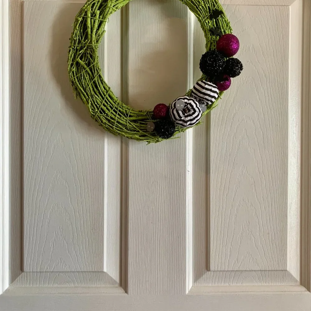 Black and White Pumpkins with Skulls & Bats - Lime Green Happy Halloween Wreath